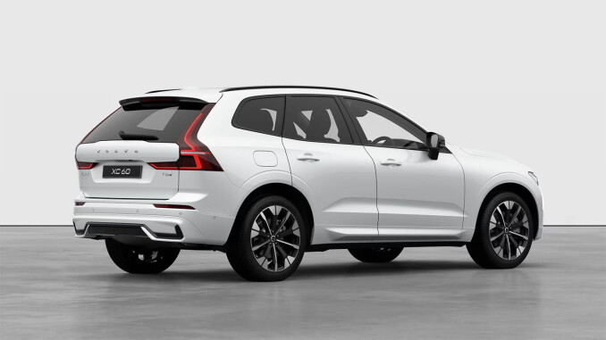 Volvo XC60 2.0 T6 [350] Plug-in Hybrid Plus Pro Dark 5dr AWD Gtron [NI] Estate - Image 3